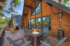 New!!! Dreamy Bear Haus- Updated Retro Retreat & Spa, Pet & Kid Friendly
